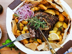 Агнешко Клефтико – традиционна гръцка яхния с агнешко месо - снимка на рецептата